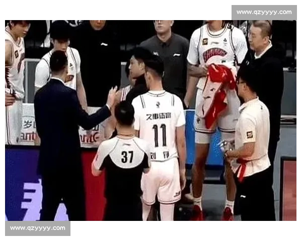 辽宁男篮鏖战上海男篮 激烈对决背后的战术与球员表现解析 辽宁男篮鏖战上海男篮 激烈对决背后的战术与球员表现解析